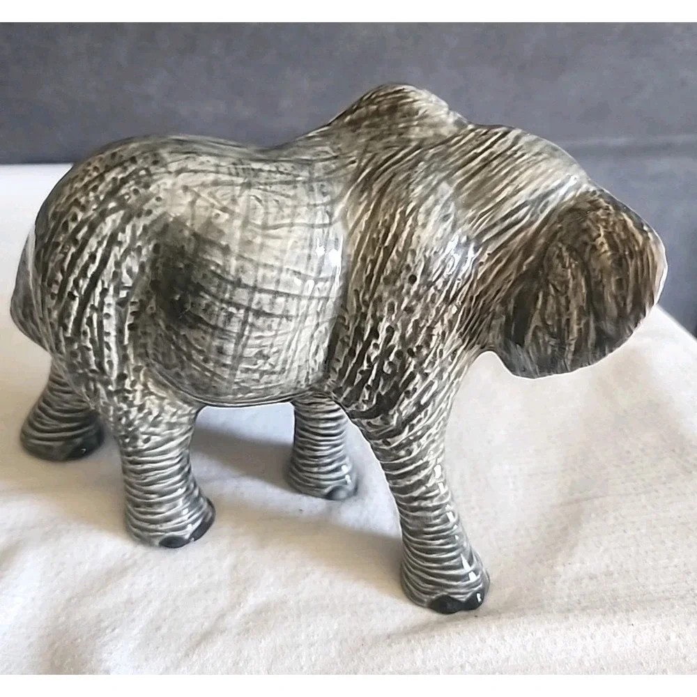 Vintage Porcelain Elephant Family Figurines African Safari Decor Set Of 4
